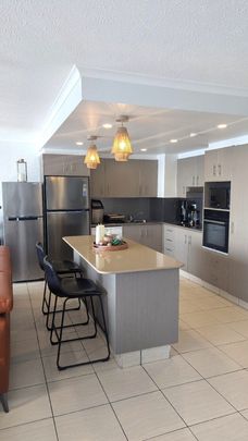 2 bdm waterview Surfers Paradise Apartment - Photo 1