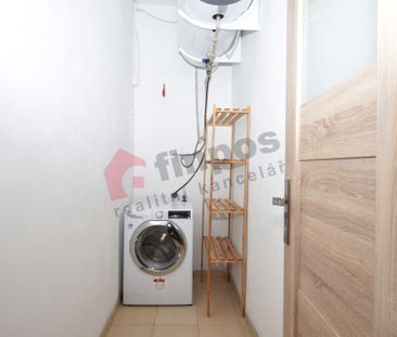 Pronájem bytu 2+kk 79 m², Pernerova 121, Praha Karlín - Photo 2