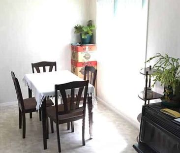 Kelvin Grove - 3 Bedrooms - Photo 2