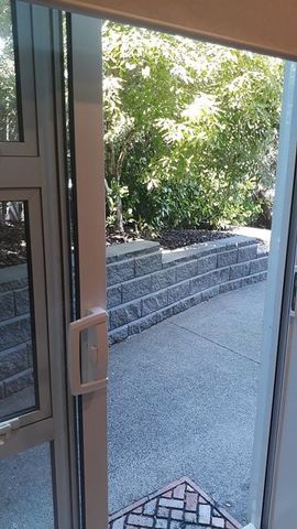 1 bedroom Unit - Newly Renovated - Fully Furnished - Photo 4