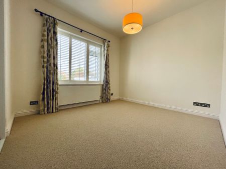 3 bed flat to rent in Meriden Close, Canford Cliffs, BH13 - Photo 4