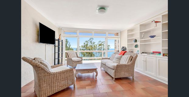 Stunning Three Bedroom Flat with Water Views at Whale Beach - Photo 1