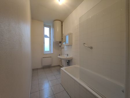 Location Appartement 3 pièces 67m² BAUME LES DAMES 25110 - Photo 3