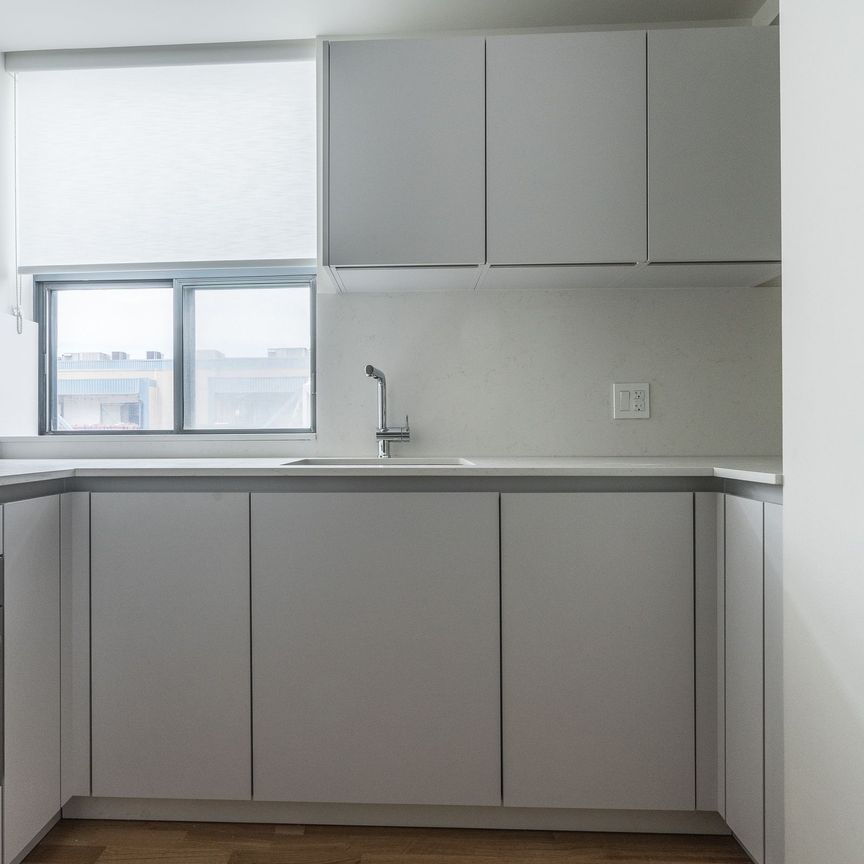 798 Richmond Street West - Photo 1