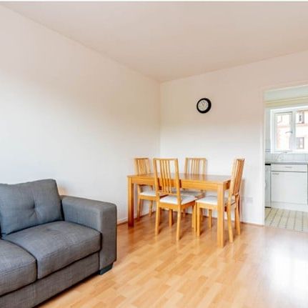 1 Bed Flat, Somerset Street, BS1 - Photo 1