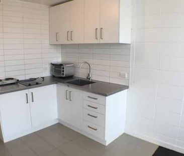 Mt Eden - ONE BEDROOM Apartment - Photo 3