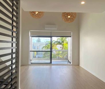 Townhouse - Photo 1