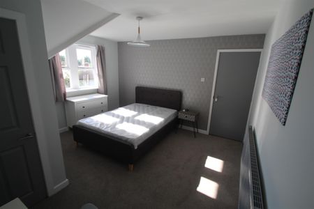 3 bedroom apartment to rent - Photo 2