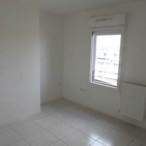 Location Appartement 2 pièces 65m² BORDEAUX 33300 - Photo 2