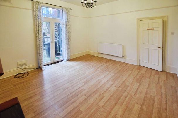 3 bedroom flat to rent - Photo 1