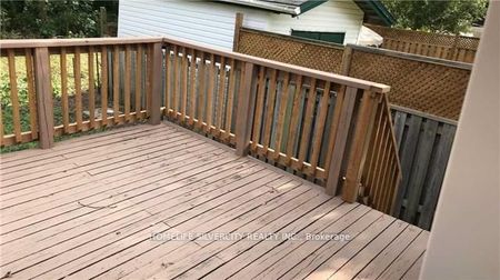 For Lease - 157 Elliott Avenue Unit# Main Level, Oshawa, Ontario - Photo 2