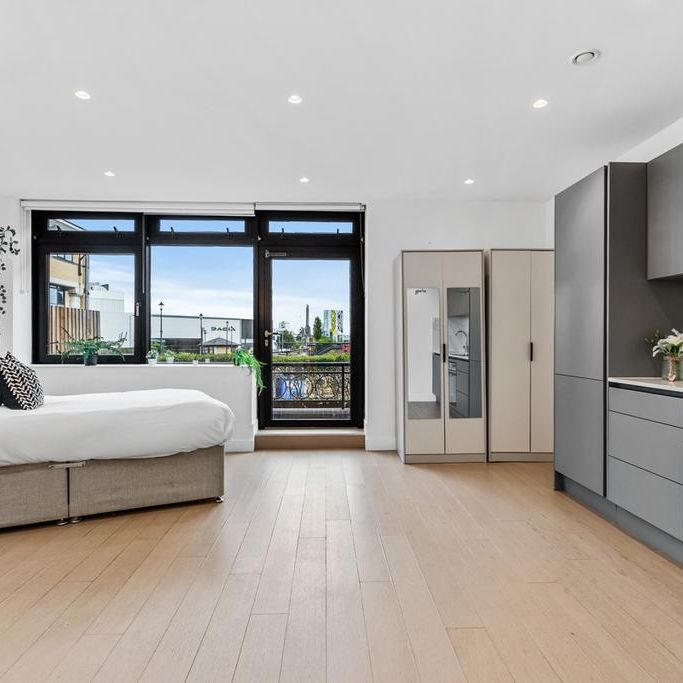 Studio to rent - Photo 1