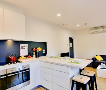 Twin Room in 8 Bed Apartment - Photo 6