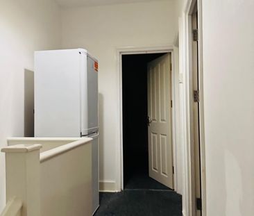 Room in a Shared House, Durban Road, N17 - Photo 2