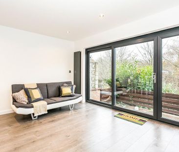 3 bedroom end of terrace house to rent - Photo 5