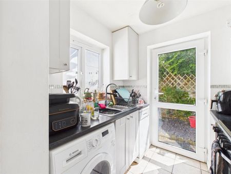 5 bedroom terraced house to rent - Photo 4