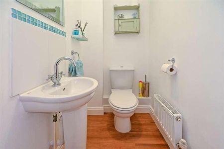 School Close, Westergate, PO20 - Photo 5