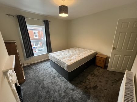 3 bedroom terraced house to rent - Photo 4