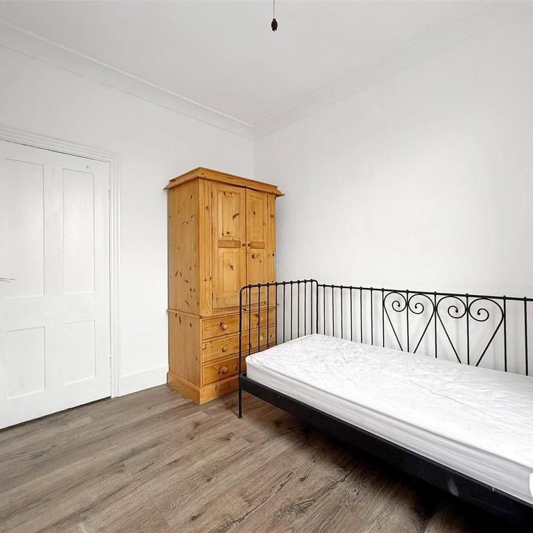 4 bedroom terraced house to rent - Photo 1