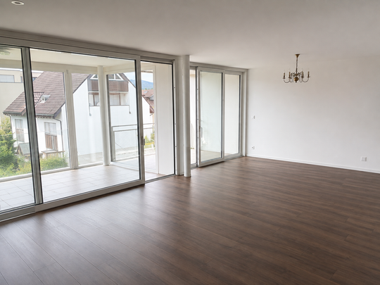 Moderne 2.5-Zimmer-Wohnung mit Balkon in Reinach BL - Photo 1