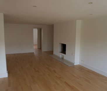 Charmant appartement de 4 pièces avec cheminée et balcon – La Chaux... - Photo 5