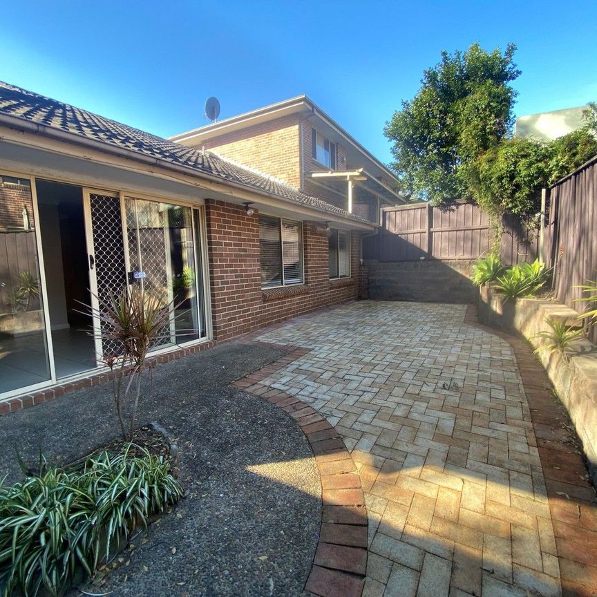 16/221A North Rocks Road, North Rocks NSW 2151 - House For Rent | Domain - Photo 1