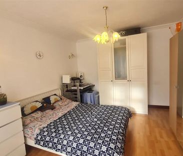 4 bedroom semi-detached house to rent - Photo 6