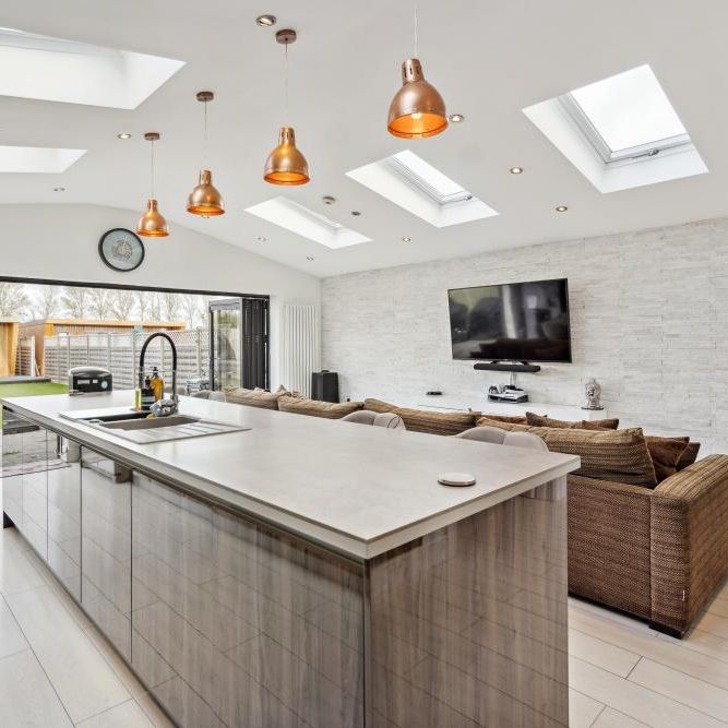 4 bedroom detached house to rent - Photo 1