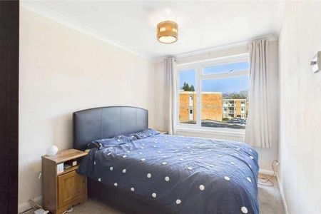 Horsell, Woking, GU21 - Photo 3