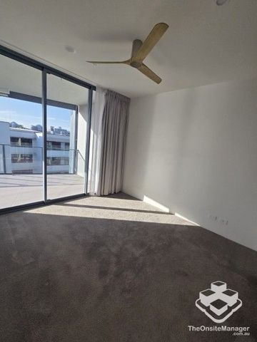 Stylish & Spacious 2-Bedroom Apartment â Just Steps from the Brisbane River!! - Photo 5