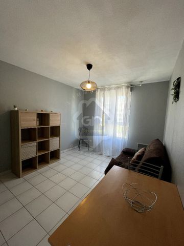 A LOUER AVIGNON ST LAZARE STUDIO MEUBLE AVEC PARKING FERME, - Photo 3