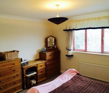 4 bedroom detached house to rent - Photo 4