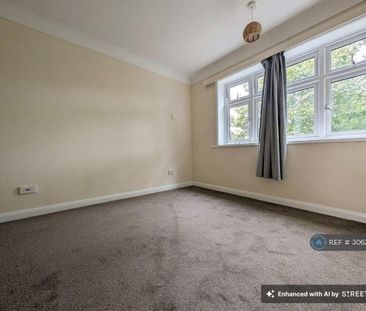 3 bedroom flat to rent - Photo 5