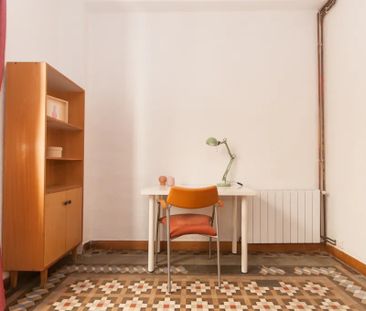 Carrer dAvinyó, Barcelona, Catalonia 08002 - Photo 3