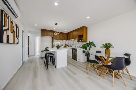 PAPAKURA, 4 BEDROOMS - Photo 3