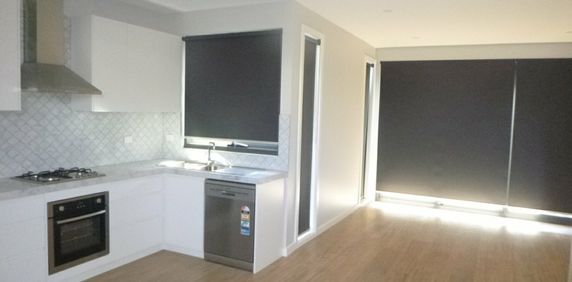 NEAR NEW 3 BEDROOM TOWNHOUSE IN HEART OF SPRINGVALE - Photo 2