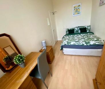 Wolseley Street, Room 5, All Bills Included, Belfast, BT7 1LG - Photo 2