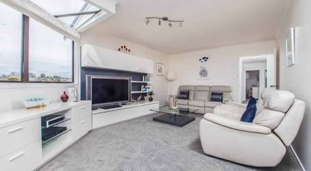 Sunny, Spacious Home in Prime Westlake Zone - Photo 3