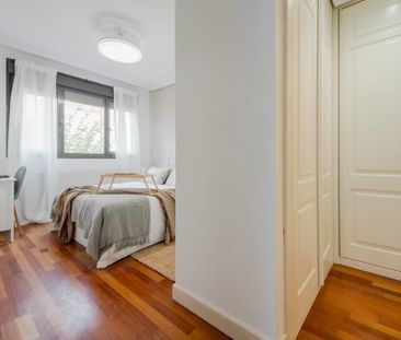 Calle de Ana de Austria, Madrid, Community of Madrid 28050 - Photo 2