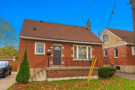 For Lease - 94 East 27th Street, Hamilton, Ontario - Photo 2