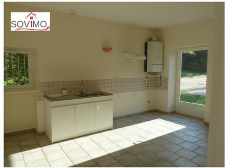 Location Maison 4 pièces 128m² CONFOLENS 16500 - Photo 2