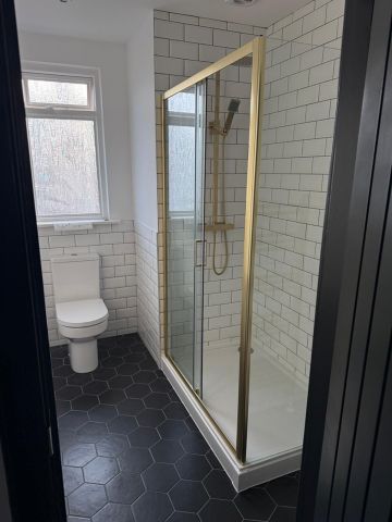 3 Bed Terraced House, Haddon Street, M6 - Photo 2