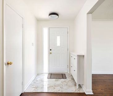 For Lease - 26 Paragon Road Unit# Main, Toronto, Ontario - Photo 2