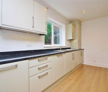 6 bedroom end of terrace house to rent - Photo 1