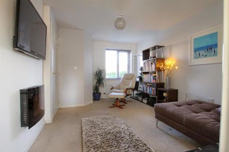 2 bedroom terraced house to rent - Photo 2