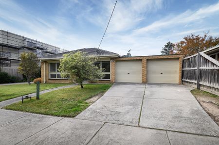 TWO BEDROOM SPACIOUS UNIT WITH DOUBLE GARAGE - Photo 2