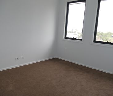 26B Raymond Street, Ashwood VIC 3147 - Townhouse For Rent | Domain - Photo 6