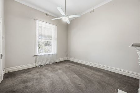 12 Dover Street - Photo 5