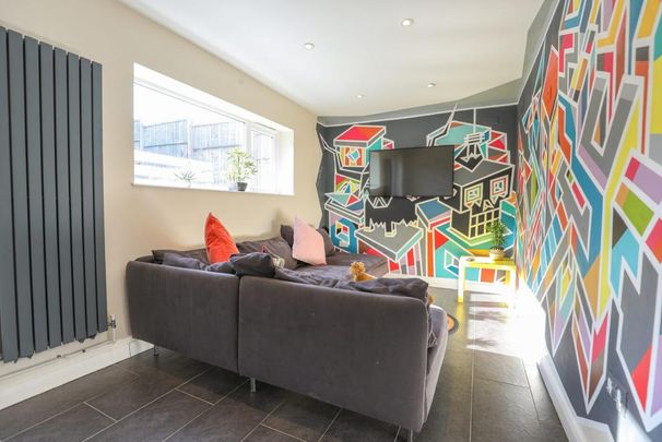 9 bedroom house to rent - Photo 1