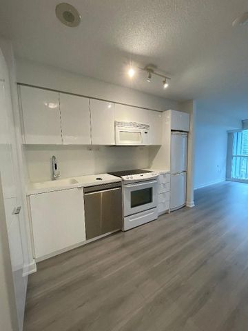 For Lease - 15 Iceboat Terrace Unit# 1603, Toronto, Ontario - Photo 3